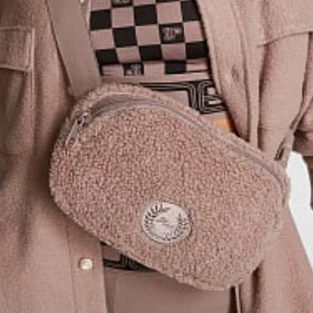 Pink Victoria Secret belt bag - Picture 4 of 4